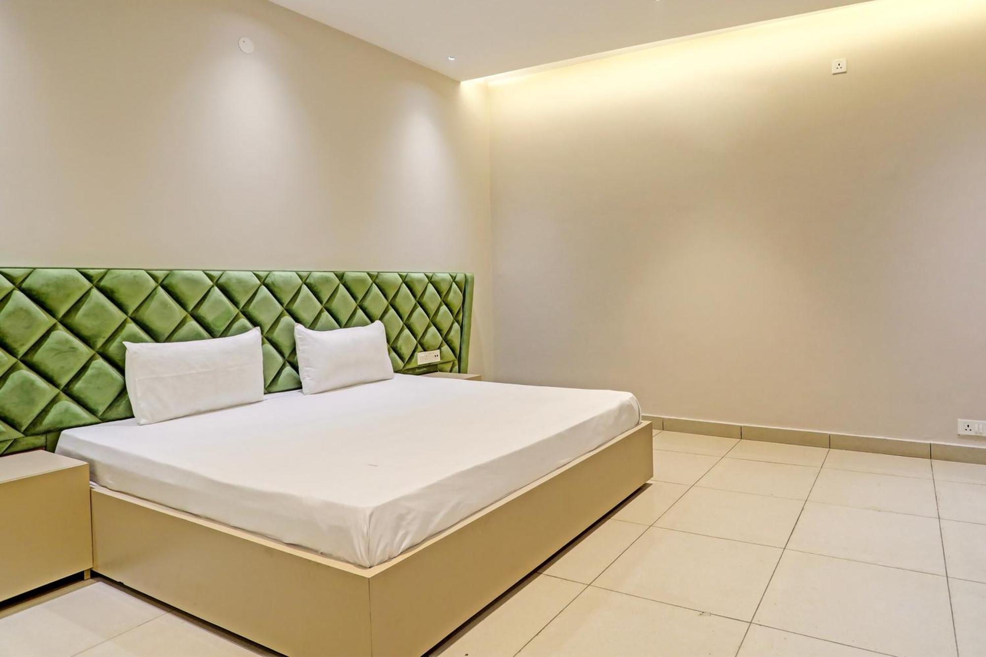 Hotel O Miraas Hotel And Banquet Hall Ludhiana Exterior foto